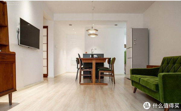 餐厅|80后太太的“穷装”新居火了,大白墙不吊顶,却被评为最美盐系家