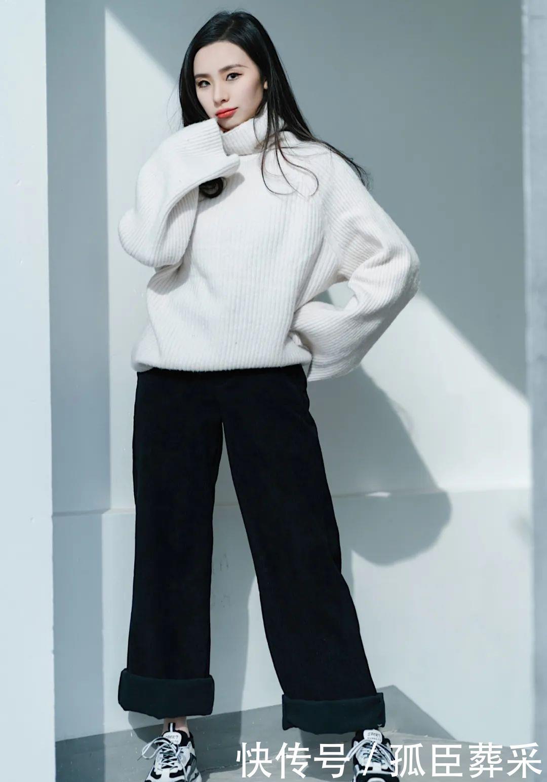 大毛衣+阔腿裤,2021洋气高级的正确打开方式