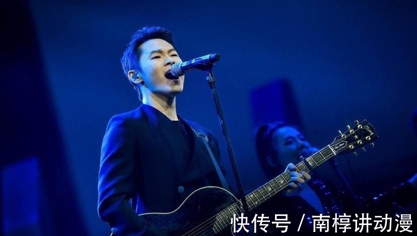 中國好聲音|“巨星”吳莫愁：從1.3億代言費，到縣城街頭賣唱，她經(jīng)歷了什么