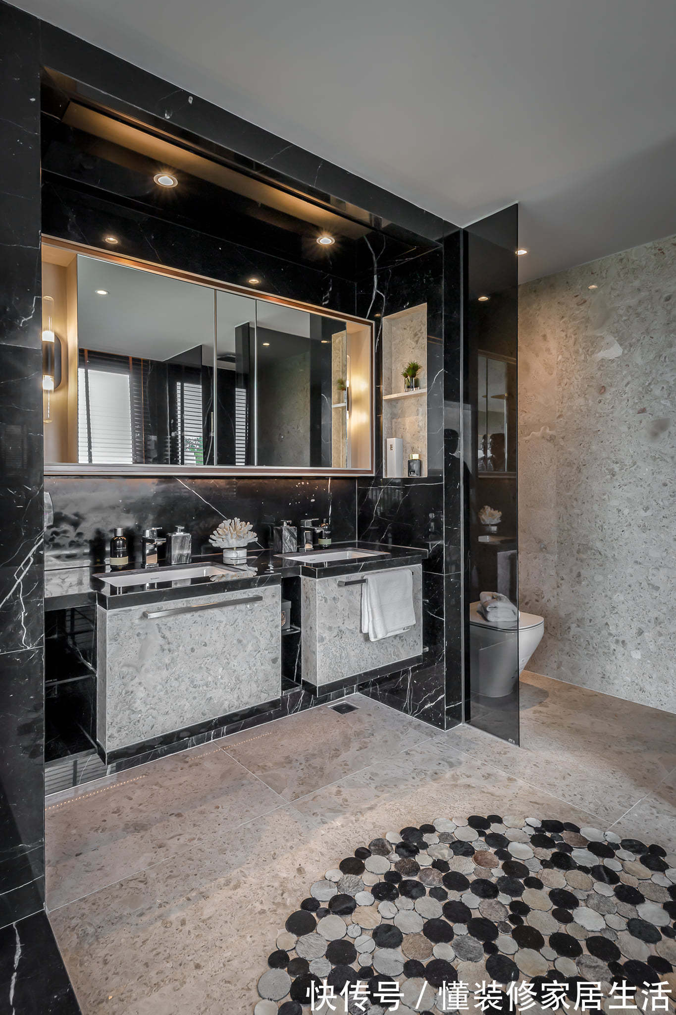 深色系|实际面积260㎡的别墅,装修不奢华不堆砌,三代人同住越看越喜欢