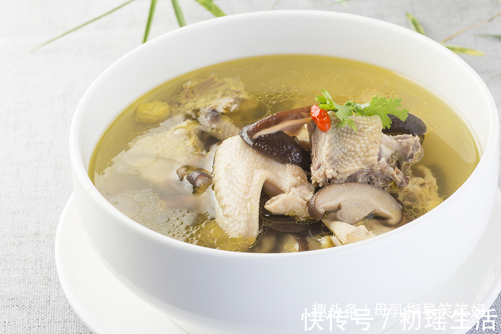 妈妈|坐月子补身体,吃公鸡还是吃母鸡吃错了后果很糟糕