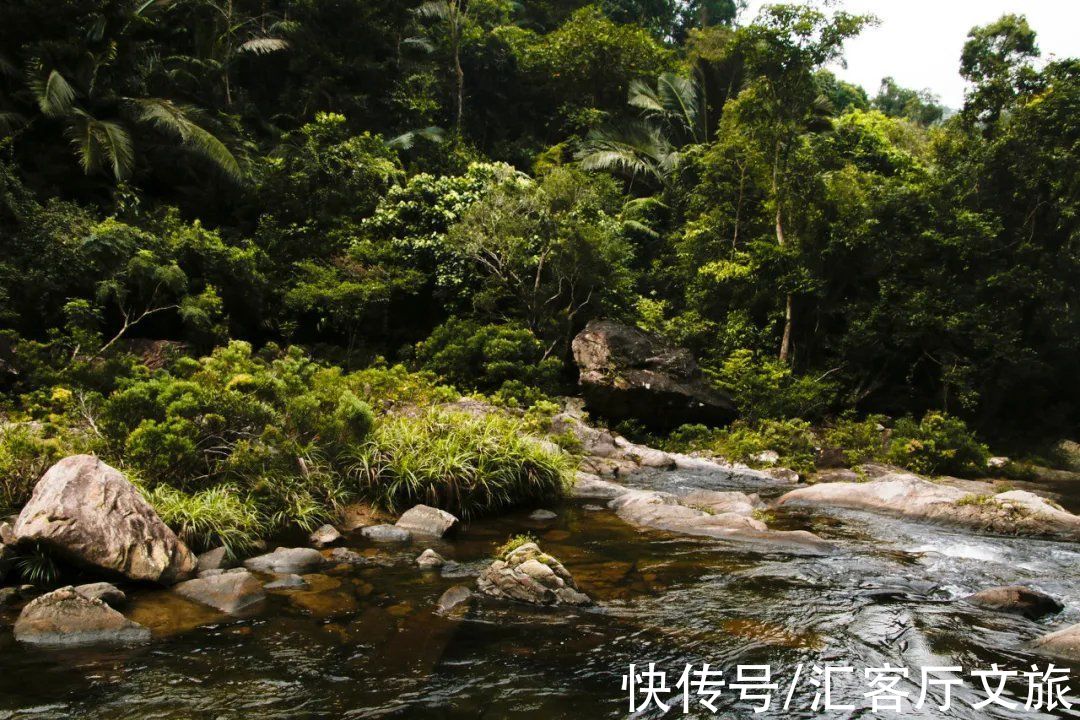 宝藏地|媲美巴厘岛，北纬18°绝美海岸线，海南这个宝藏地比三亚人少景美