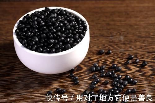 含糖饮料|患了糖尿病的人,5种食物需要忌口,血糖才能慢慢降下来