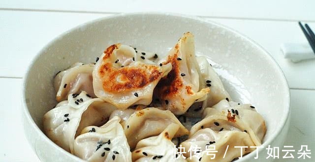 吃了30年饺子,第一次做这馅,鲜嫩多汁,比肉饺子还好吃,鲜!