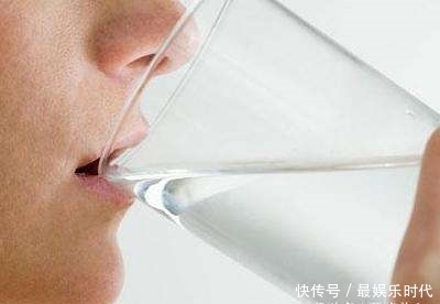 口臭经久不散是什么原因引起的?我们又如何消除口臭呢!