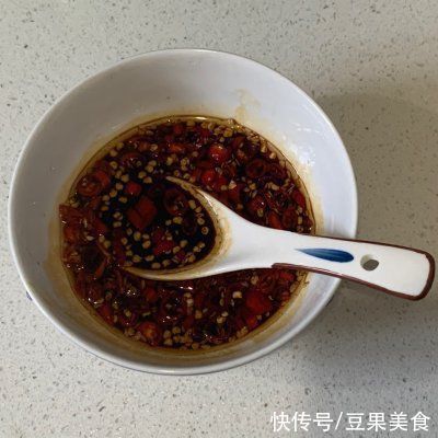 不加油和水的电饭锅煨鸡