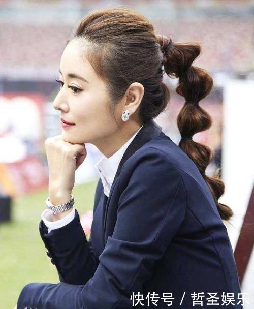 别总扎马尾辫了，现在最火的是“香蕉辫”扎发，明星们都在扎