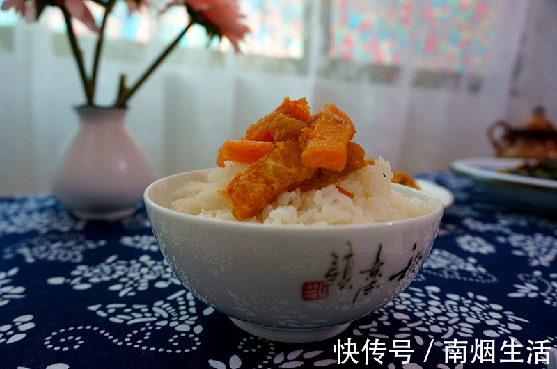 跟着我一起|蛋黄焗南瓜家庭版简单做法,味道香甜,色泽诱人