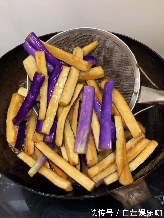 豆角烧茄子|今天美食,豆角烧茄子,在家自己做的饭店炒菜!能吃三碗大米饭