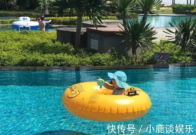 水枪|“熊孩子”在5楼窗户上玩耍,这样的孩子估计只有容嬷嬷治得了吧