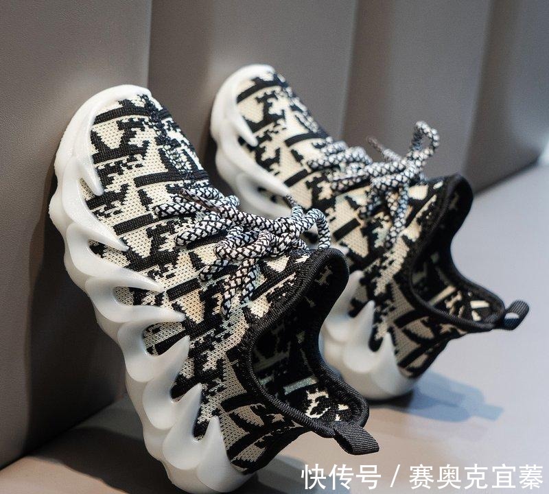 媳妇|就别给孩子穿高帮鞋了,看我媳妇给孩子选的运动鞋,轻便又舒适