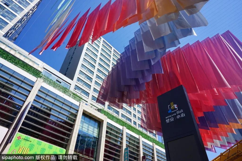 北京朝阳望京小街,昔日夹缝路“变身”步行街!