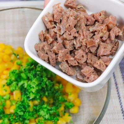 一上桌就被哄抢，这道肉丸玉米饼的诱惑我跪服