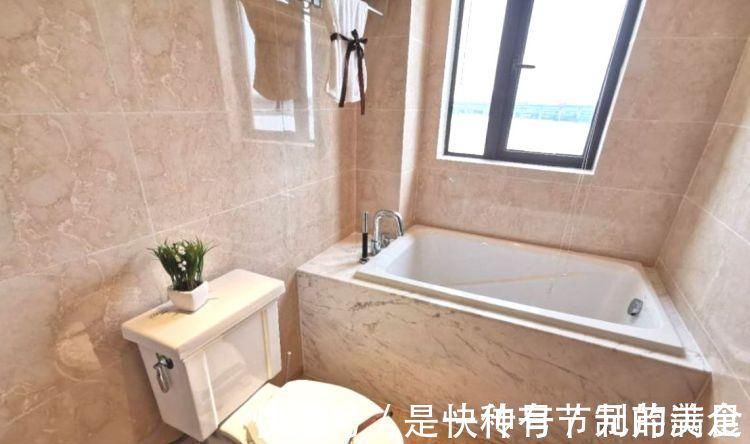 阳台|132㎡轻奢三居室,南北通透双阳台,朋友说这套房子可以打99分