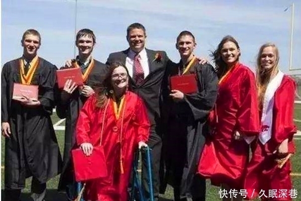 打脸|女子怀六胞胎,老公一走了之不愿抚养,她竟独自养大孩子打脸亲爸