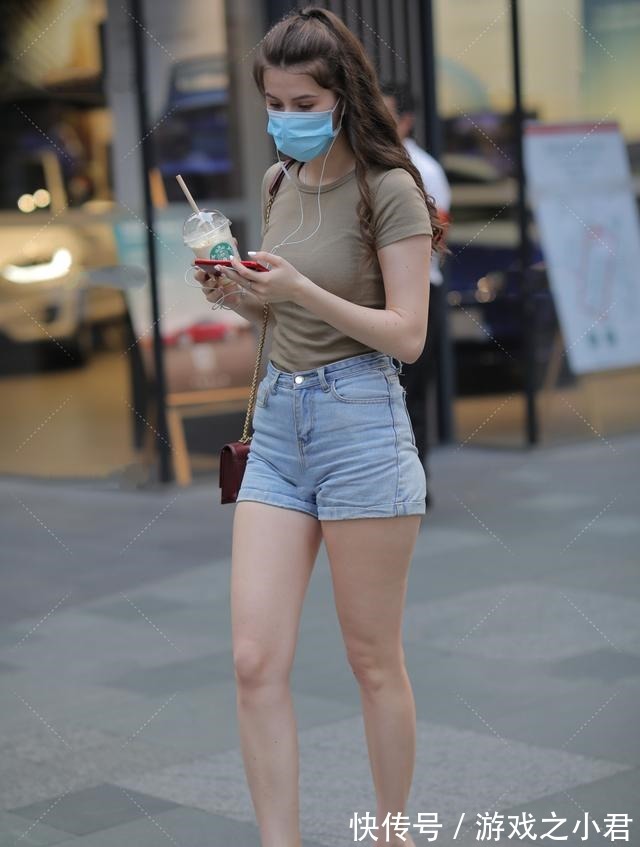 简约 简约休闲装搭配浪漫长卷发,精致优雅的气质名媛造型!