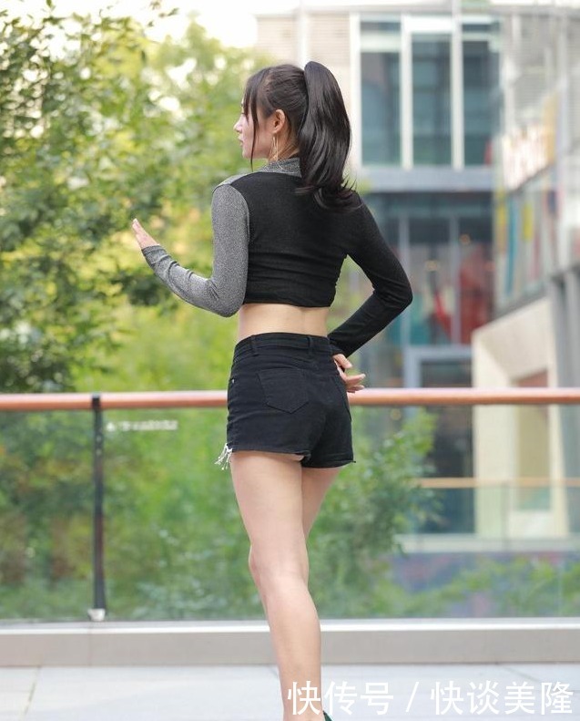 好看|想要把短裤穿好,必须要会配鞋子,笔直纤细的美腿才能展现出来