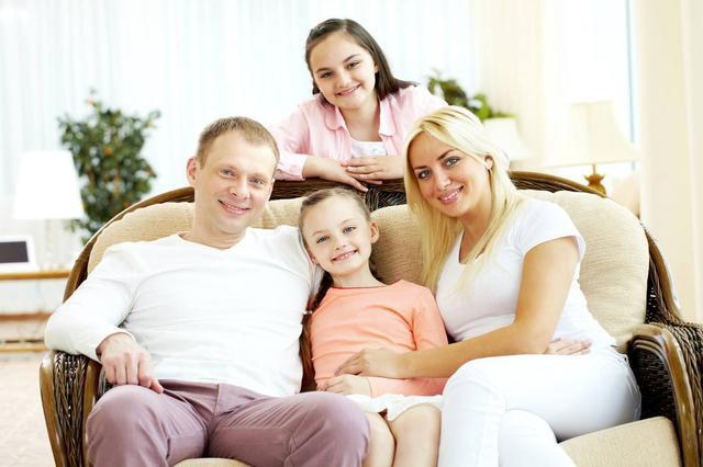 沉默|“生男生女”都一样20年后差别就出来了，儿女双全的父母沉默了