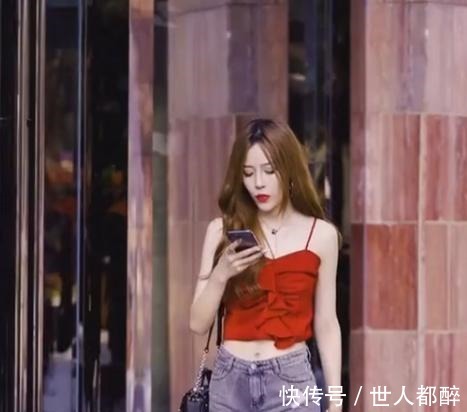 搭配|白皙的皮肤搭配上红色的服装,真亮眼!