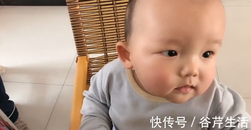 食物|妈妈竟喂宝宝“吃空气”,戏精宝宝将计就计,小表情亮了