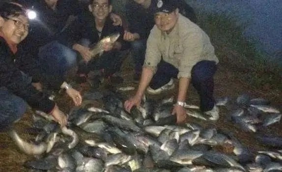 这款自制饵料专门野钓鲫鱼和鲤鱼,成本极低,从来没有空军过!