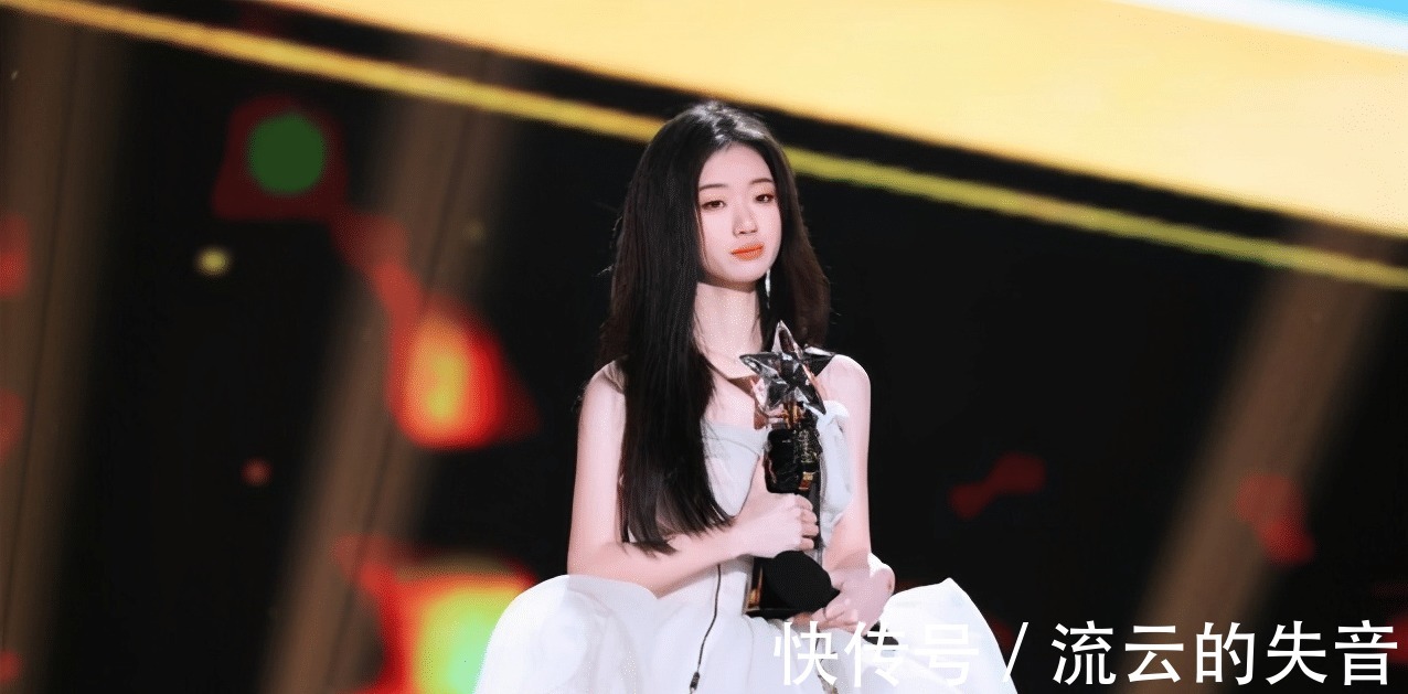 情商|单依纯为何现在不受人待见不光没情商,频繁出席综艺也是一原因