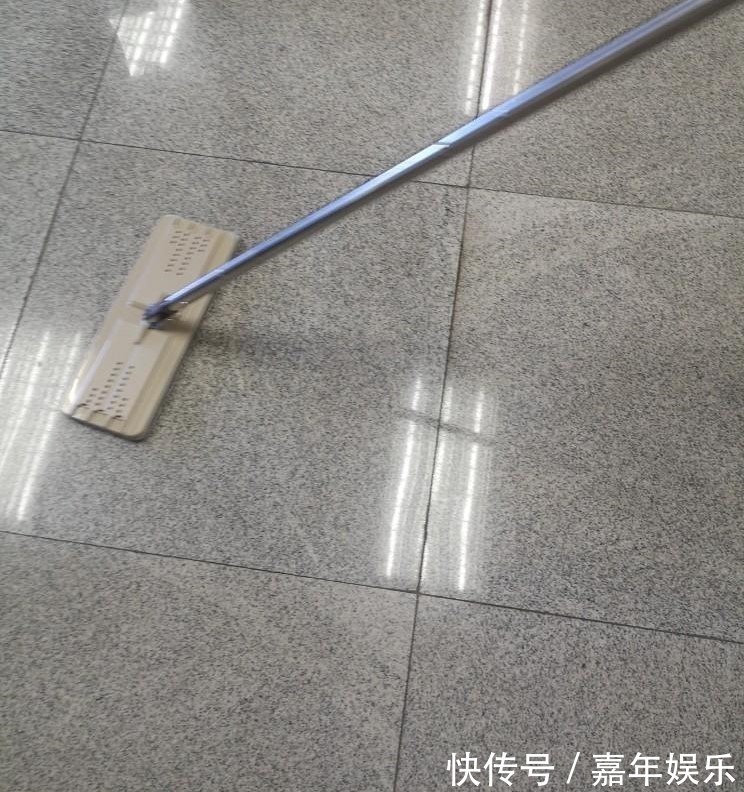 爸妈|不听劝阻,父母坚持卧室铺瓷砖,入住2年后,只能说真香!