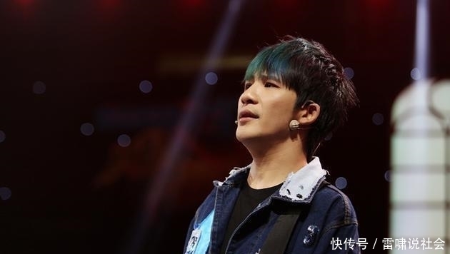 李若彤回应吐槽大会提词器争议,强调为保录制顺利,嘉宾反应真实