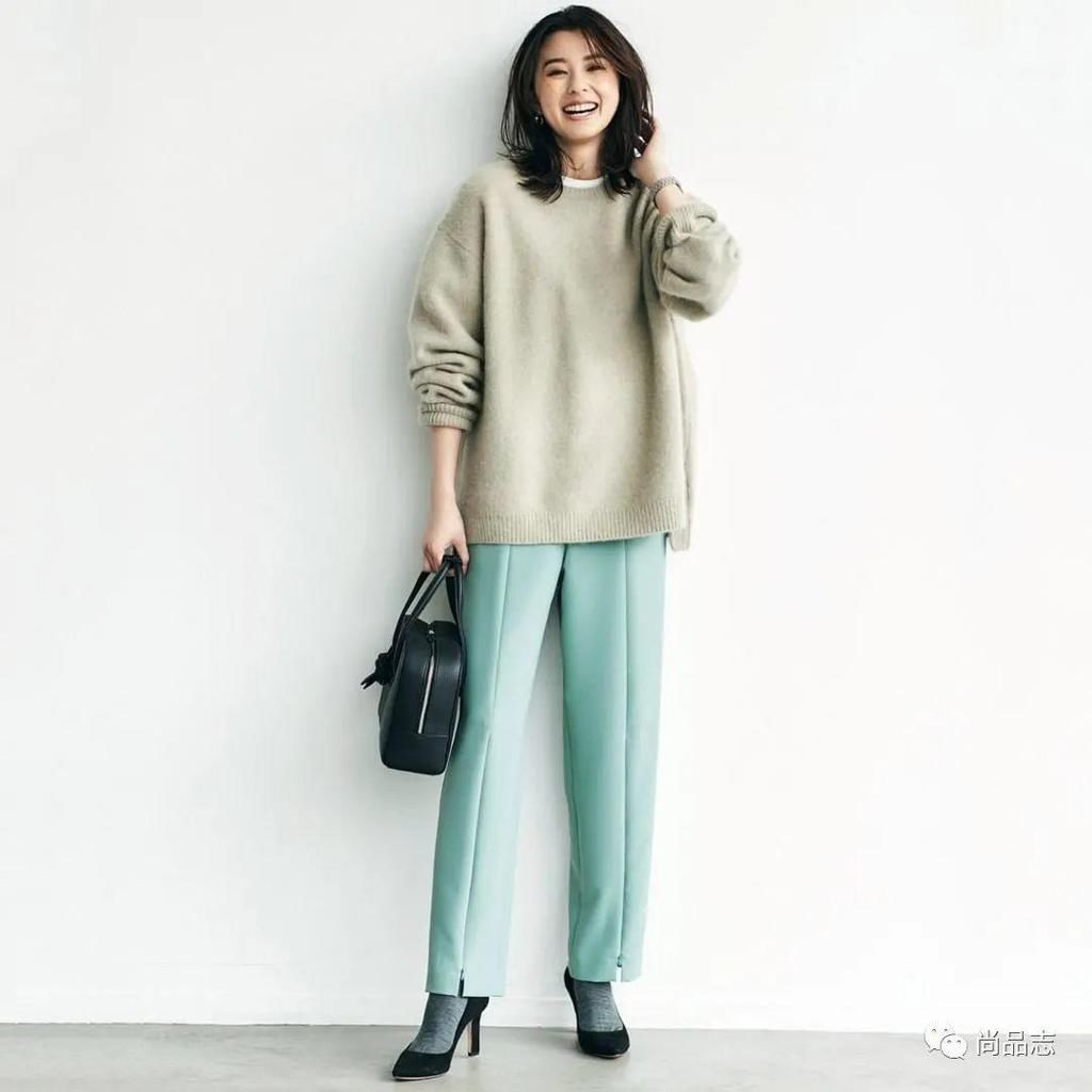 配色对了 毛衣才能穿得出彩
