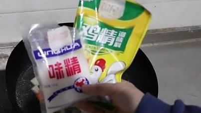 不管炖什么肉，“两种东西”不要放，难怪你炖的肉质腥柴不入味！