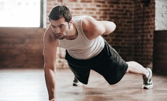 收获|每天坚持做俯卧撑身体会收获什么好处？健身达人：坚持这个数就好