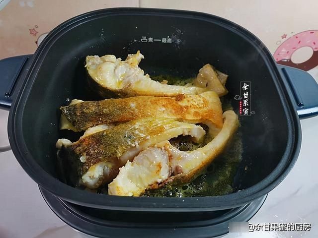 此菜上桌家人夸，三种食材烩一锅，咸鲜味美的下饭菜，又光盘了