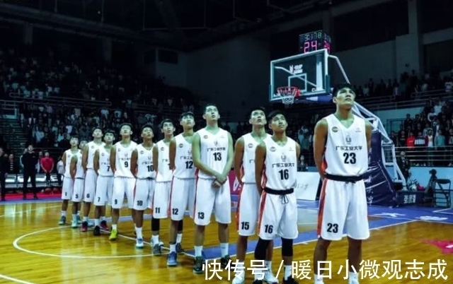 cb34分又41分!大一打爆朱松玮!广东魔兽中锋,预定未来CBA状元?