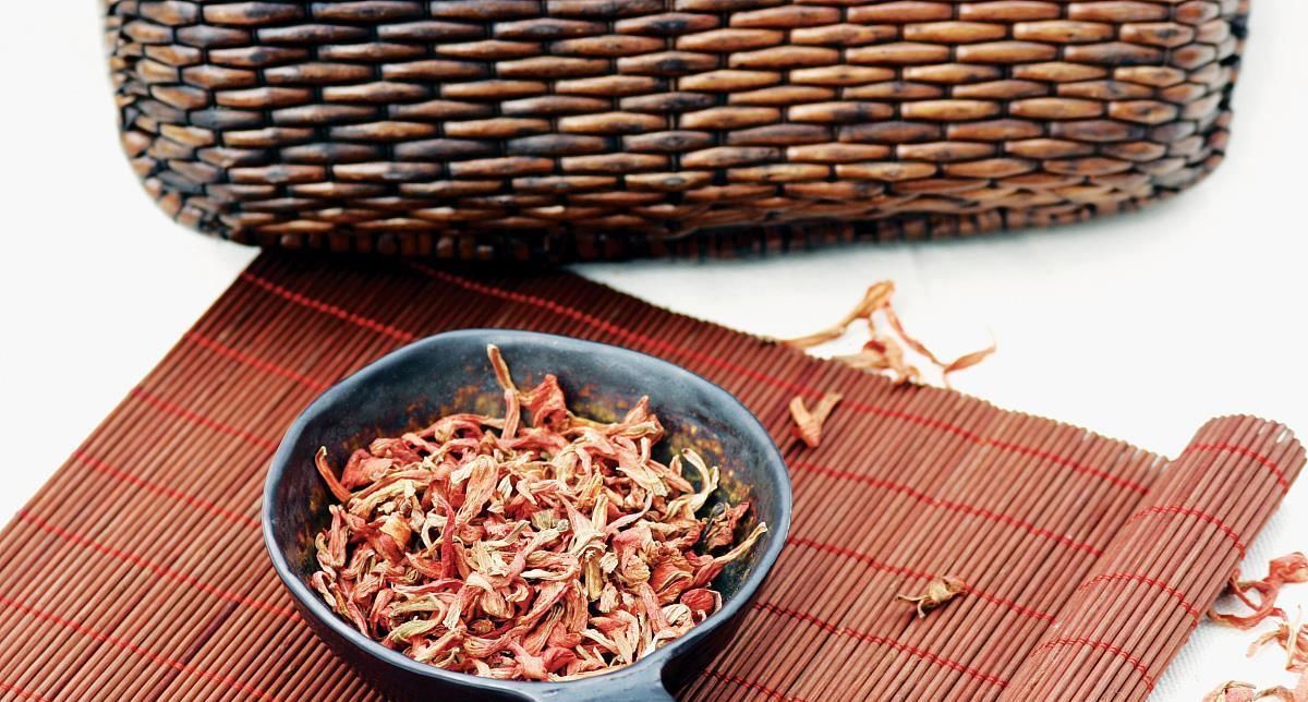 藏在身边的天然“玻尿酸”,女人舍得吃,淡斑去皱,比敷面膜管用