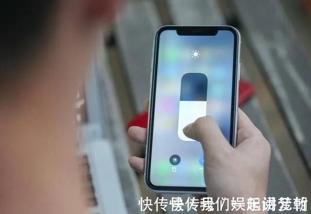 苹果|苹果手机好用但千万别乱选?目前这三款才是行内人公认的最值得买