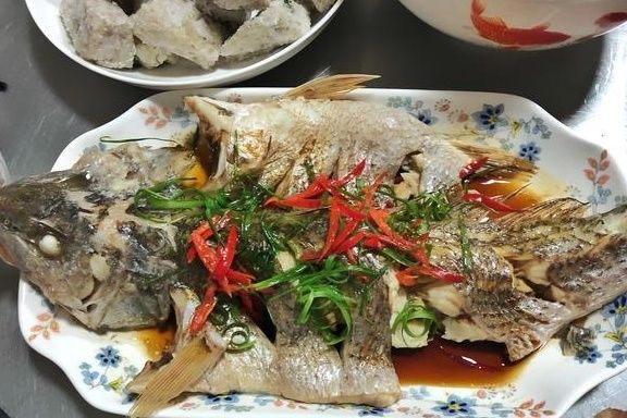 外婆家|七夕外婆家聚餐，舅妈做了满满2桌菜，网友：还是农村好，真不错