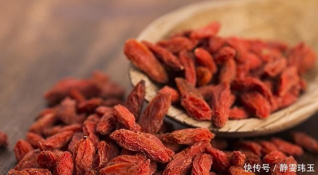 山楂搭配它,被稱為“天然瀉藥”,或能排出宿便,口臭悄悄溜走