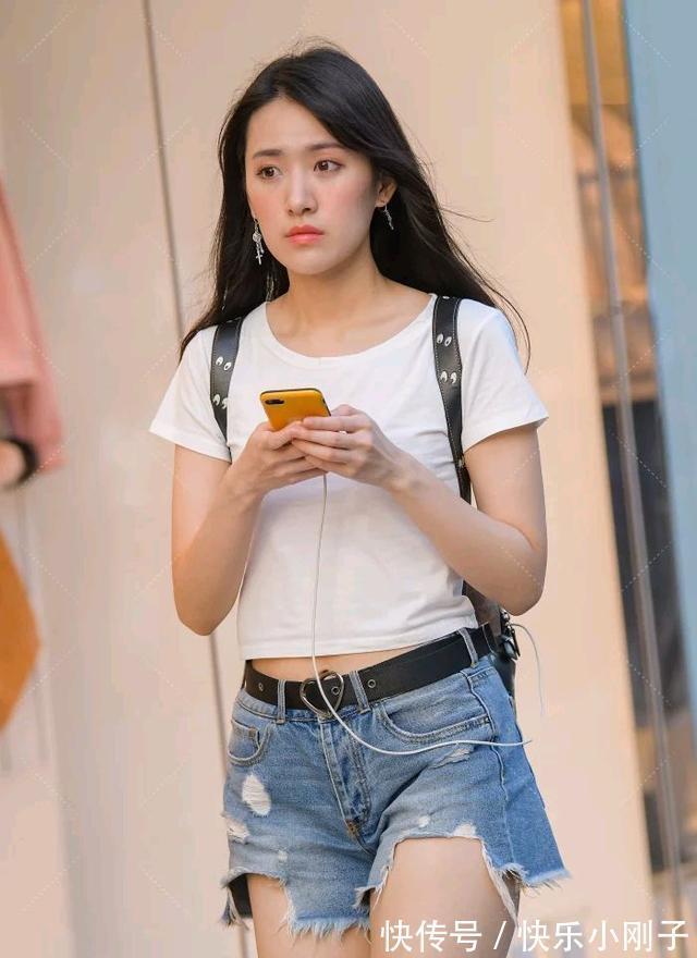 小姐姐 时尚又舒适的穿搭,帮你秀出凸凹有致好身材