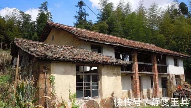 翻盖|农村宅基地翻修后,产权归谁是所有农村房屋都允许翻建吗