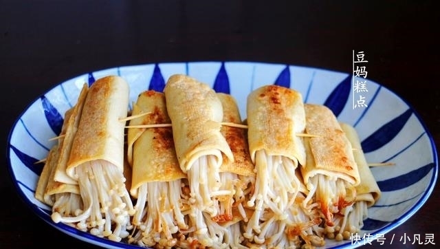 豆腐叶新吃法,卷一卷煎一煎,酱汁浓郁,素菜瞬间变大菜