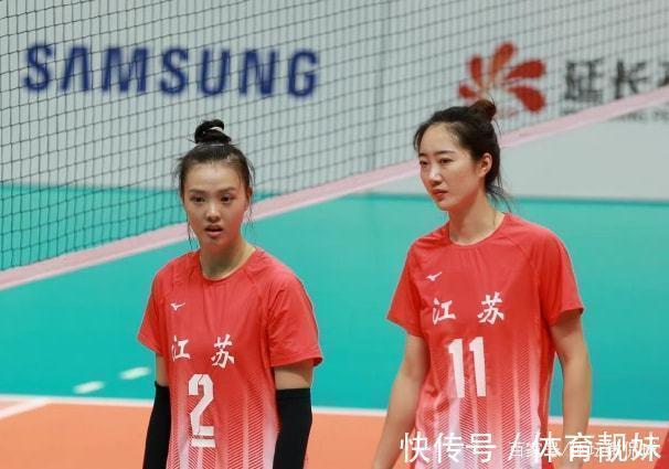 副攻|女排美女现身花海,颜值高技术好,国手级能力,现遗憾宣布退役!