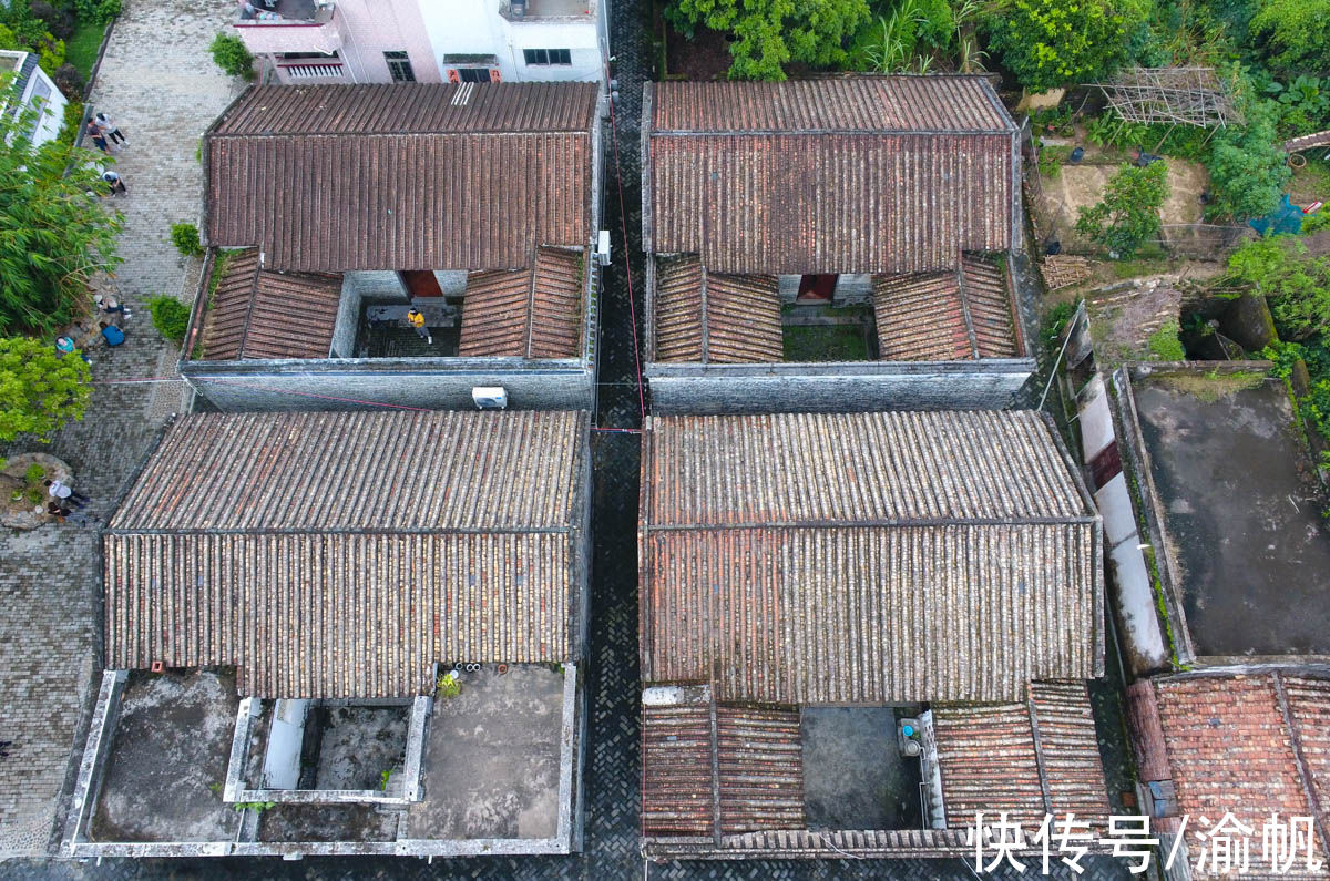 画坛$参观关山月故居，才知他名字的来历，房屋不大却是阳江的文化地标