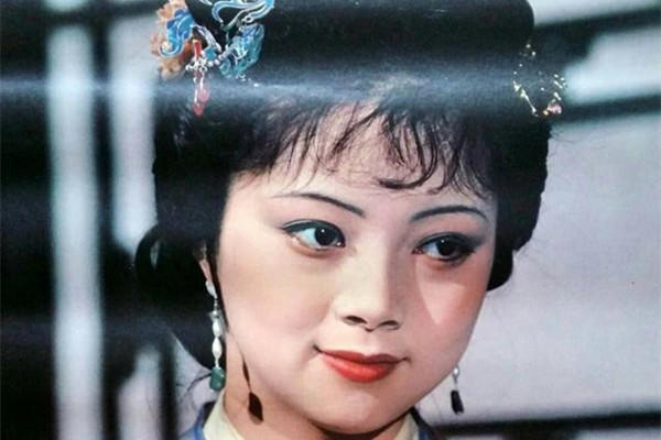 金玉良缘#薛宝钗被叫杨妃为何恼羞成怒?一招金蝉脱壳,把脏水泼到黛玉身上