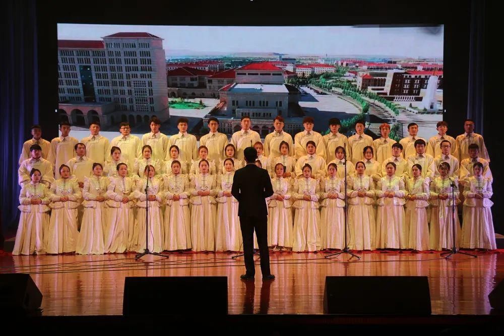  落幕|学院迎新年文艺演出暨第四届校园合唱比赛圆满落幕！（附精彩图集）