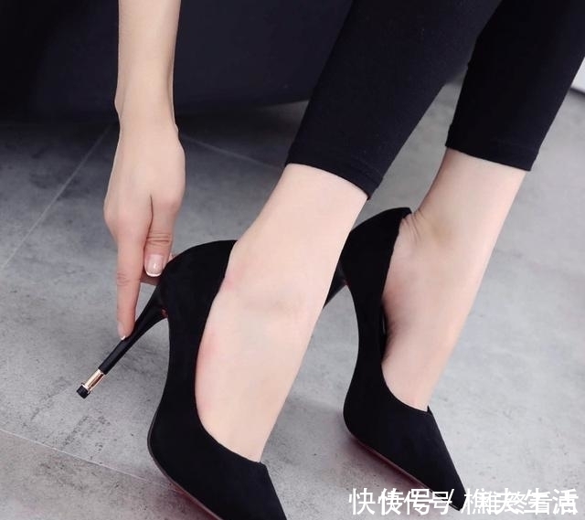 尖头|新买的高跟鞋磨脚?挑选尖头高跟鞋有学问