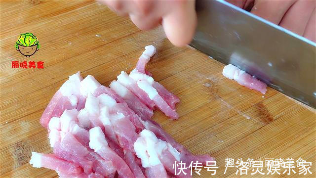 面条别再水煮了,换种新吃法,比凉拌的好吃百倍,我家一周吃5次