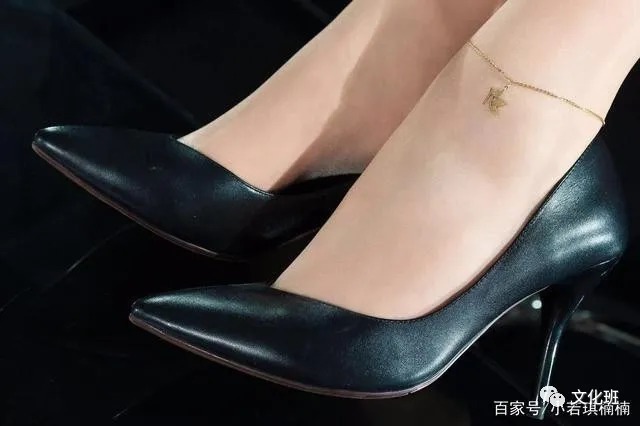 鞋子 细跟高跟鞋能够让你走出美丽的步伐，更有女人味儿