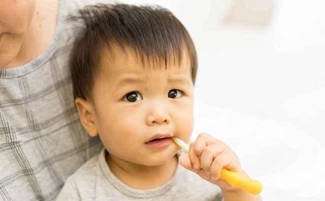 宝宝|宝宝咳嗽时千万别给他吃这个,不但无效,还越咳越厉害!