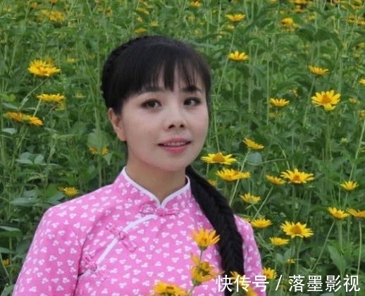 36歲的王二妮:星光大道走紅的草根,她才是最淳樸的那一個(gè)