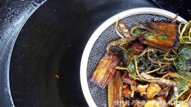 饺子馅不能放生油怎么办？饺子店主教你3招，调出来的饺子馅香喷喷